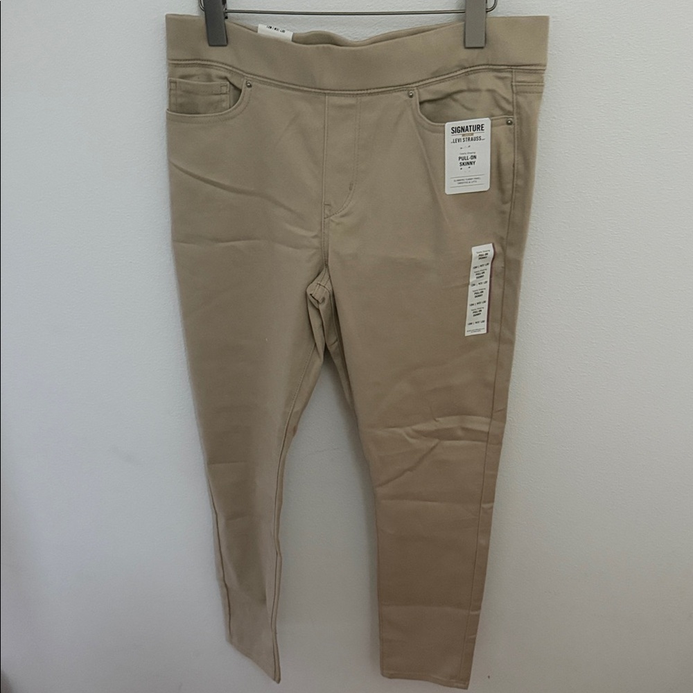 Signature Pull-On Pants in Khaki
